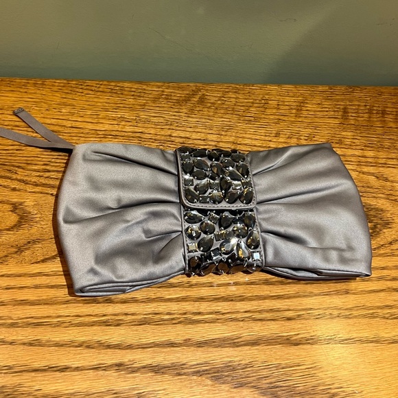 Grey/Silver Satin Evening Bag w/Bling - Picture 4 of 9